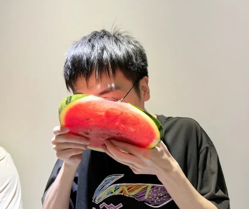 众里吃瓜千百度，，，，蓦然回首，，，，瓜已入腹最深处_公司动态_网站建设_APP开发_星空娱乐科技-专注高端品牌网站建设一站式定制|杭州微信小程序开发