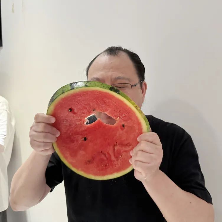 众里吃瓜千百度，，，，蓦然回首，，，，瓜已入腹最深处_公司动态_网站建设_APP开发_星空娱乐科技-专注高端品牌网站建设一站式定制|杭州微信小程序开发