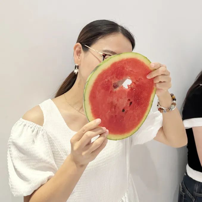 众里吃瓜千百度，，，，蓦然回首，，，，瓜已入腹最深处_公司动态_网站建设_APP开发_星空娱乐科技-专注高端品牌网站建设一站式定制|杭州微信小程序开发