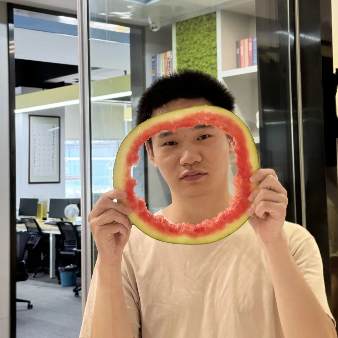 众里吃瓜千百度，，，，蓦然回首，，，，瓜已入腹最深处_公司动态_网站建设_APP开发_星空娱乐科技-专注高端品牌网站建设一站式定制|杭州微信小程序开发